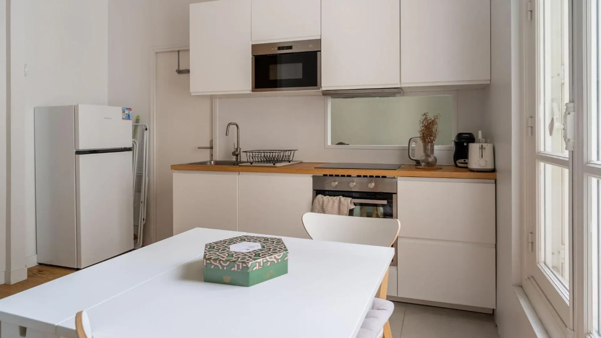 Airy And Stylish 1Bd Flat Ile Saint-Louis Apartment Paris
