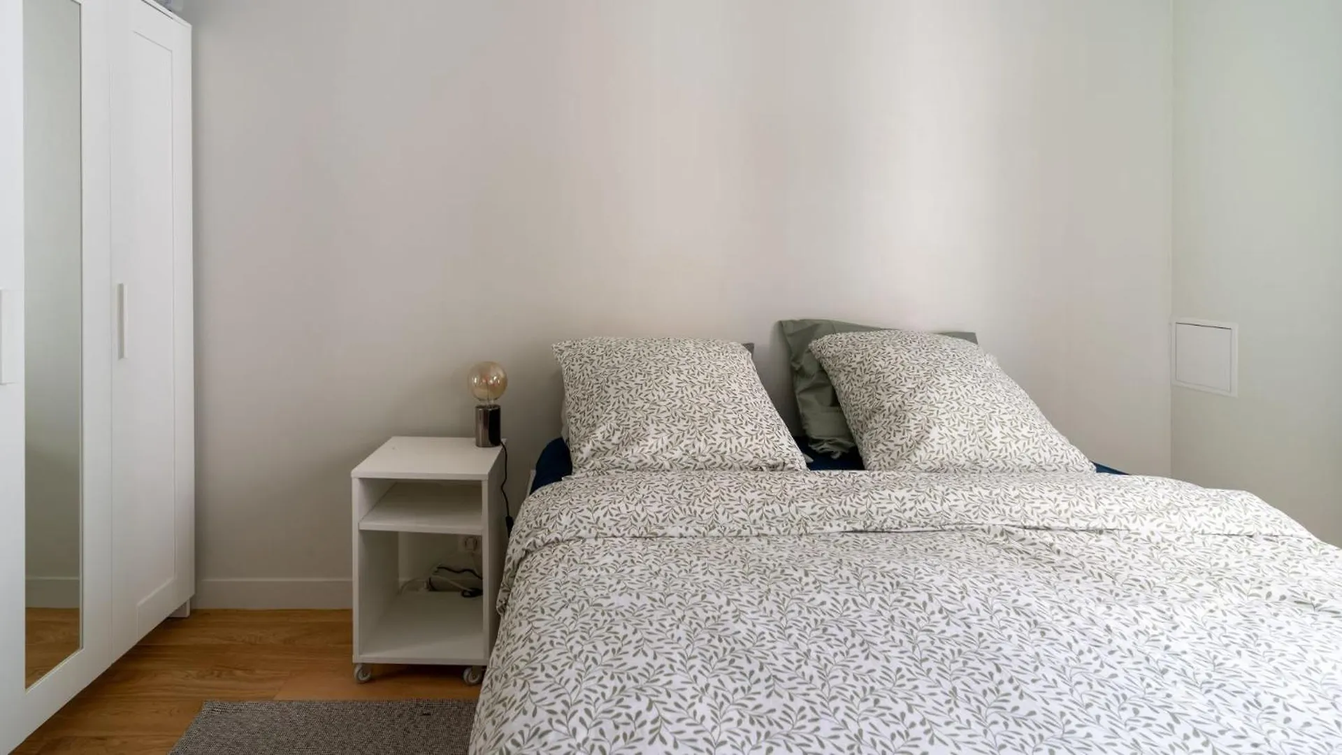Airy And Stylish 1Bd Flat Ile Saint-Louis Apartment Paris